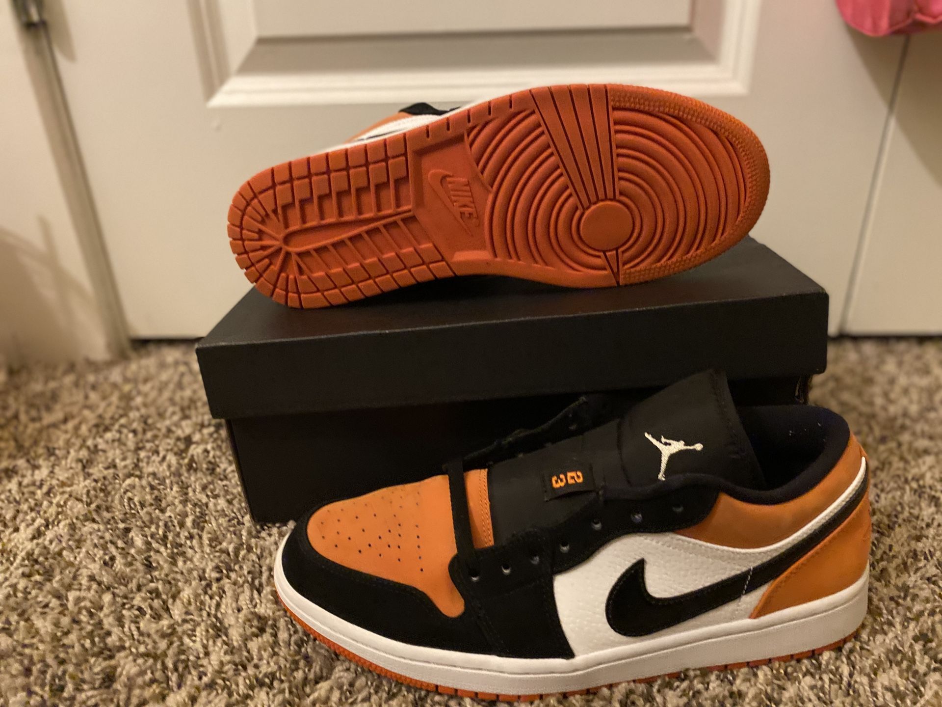JORDAN 1 LOW SHATTERED BACKBOARD