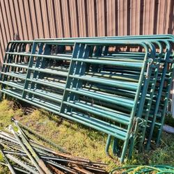 Livestock Fencing/Round Pen Panels 
