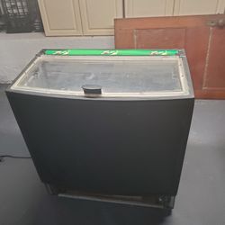 7 UP COOLER FOR SALE