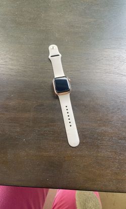 Pink Apple Watch SE