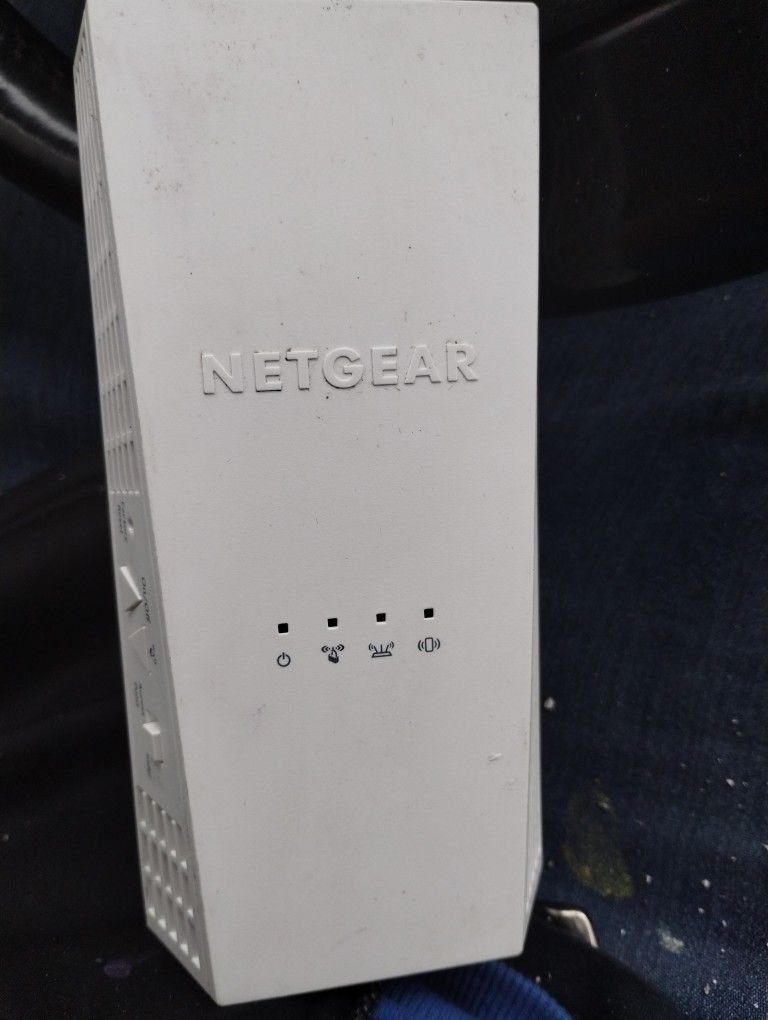 Netgear Wifi Extender.