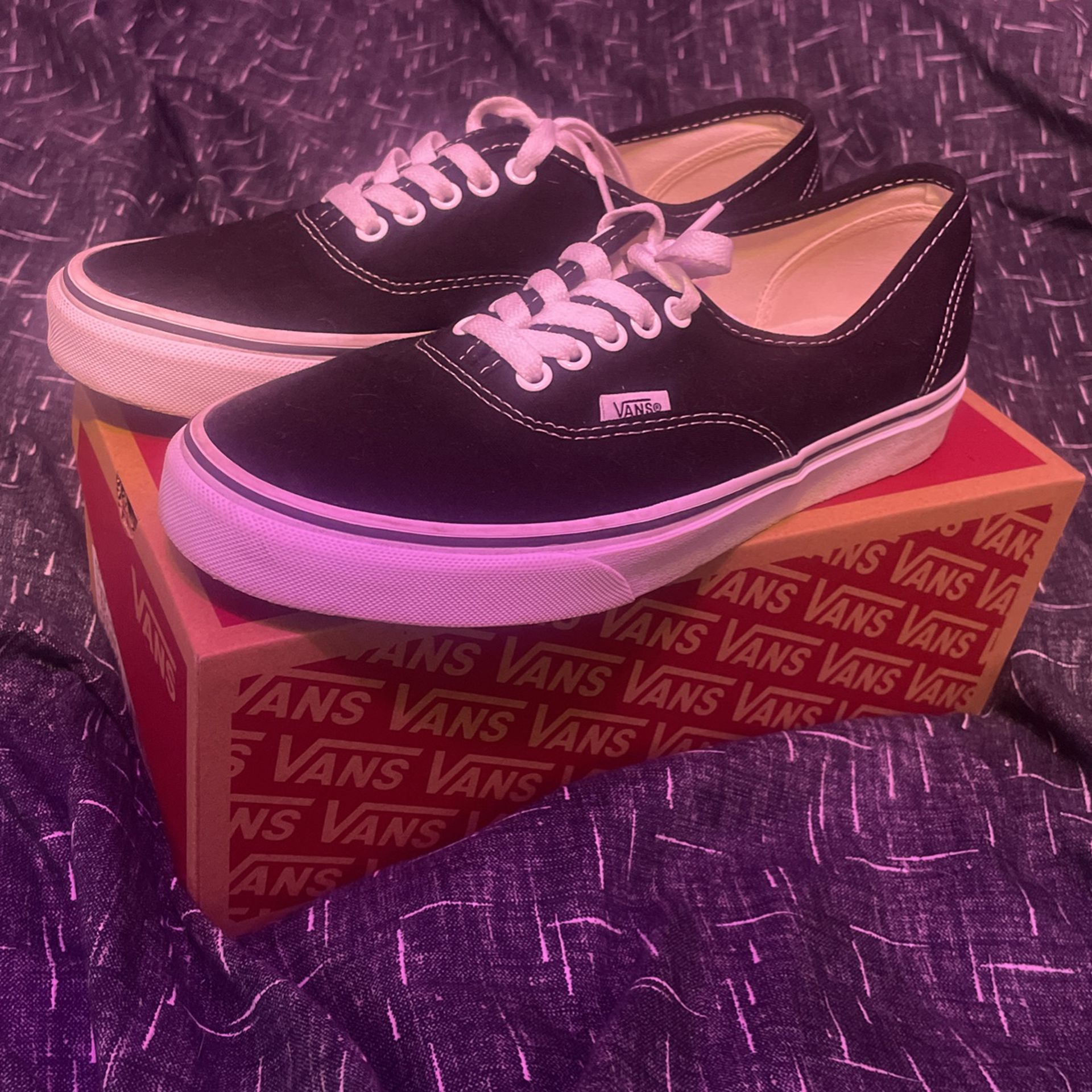 Vans black and white size 8.5