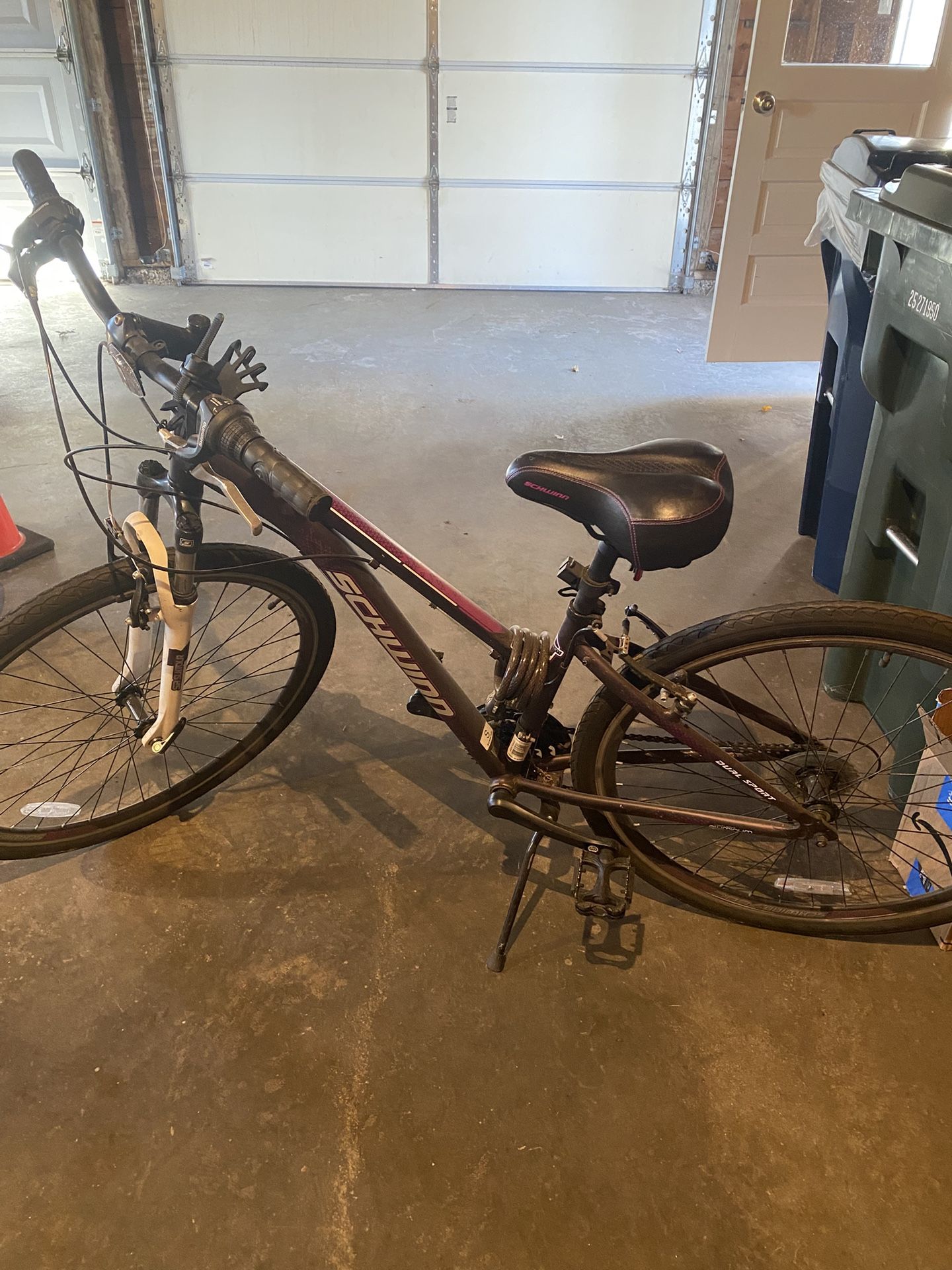 Schwinn Hybrid 700C GTX 3 Women's Bike