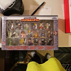 Minecraft Dungeons Mini Figures. New In Box