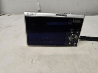 Cyber-shot DSC-T30 compact digital camera untested due to battery