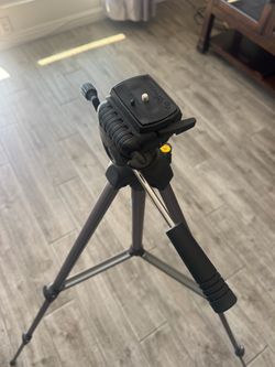 Vanguard Camera Tripod with Pan Head