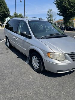 2006 Chrysler Town & Country