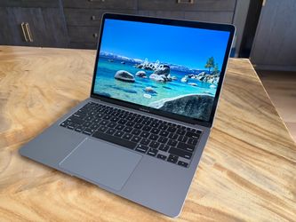 MacBook Air M1 — 13.3” Retina Display | 16GB RAM | 256GB SSD