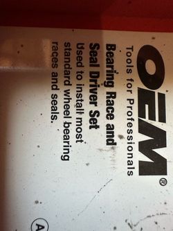 Bearing race and seal driver set