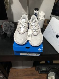 Adidas ozweego size 7.5