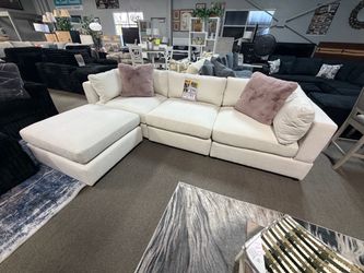 Perfect sectional! Sale! 🥳💙❤️