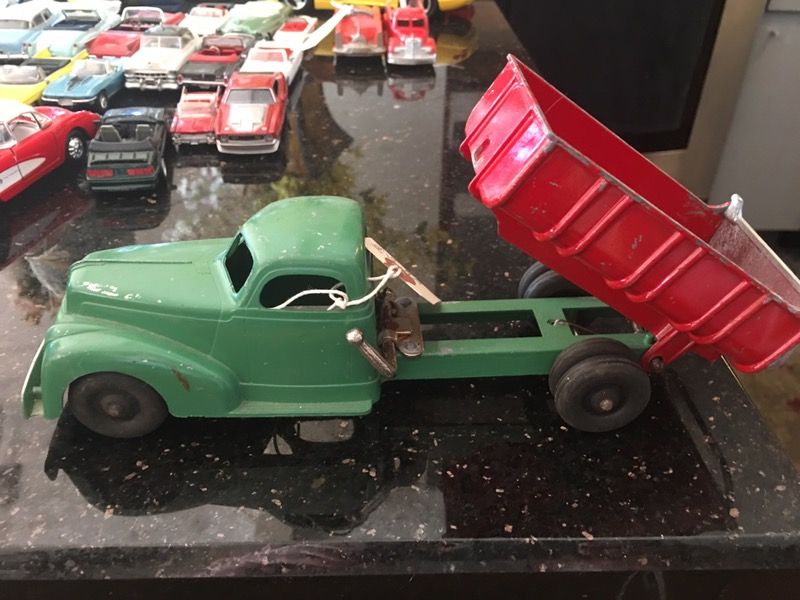 1940's Hubley Dump Truck #476
