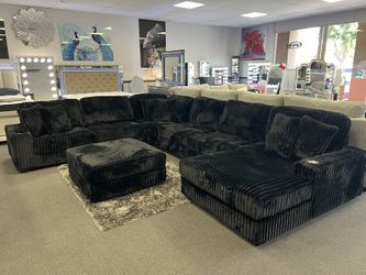 Black Sofa Sectional w/ Free Ottoman 