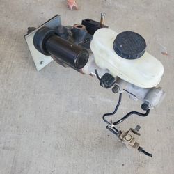 99/04  Mustang GT Power Hydroboost Master Cylinder 