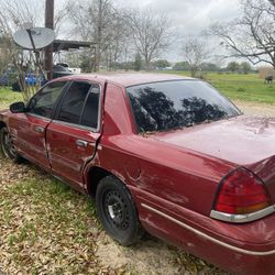 2000 Ford Crown Victoria