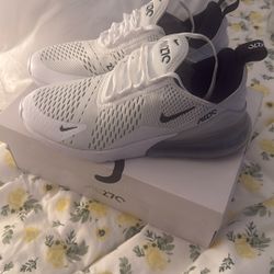Nike Air Max 270  Size10