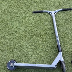 Mach One Scooter & Knee/Elbow/Wrist Guards 