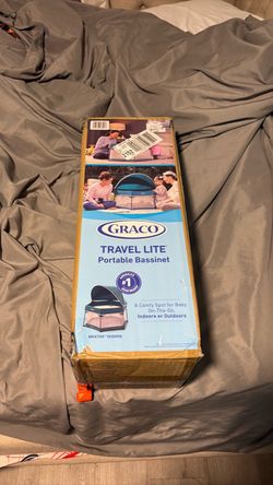Graco travel lite portable bassinet