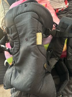 Infantino baby carrier