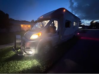 2015 Winnebago Trend 23b