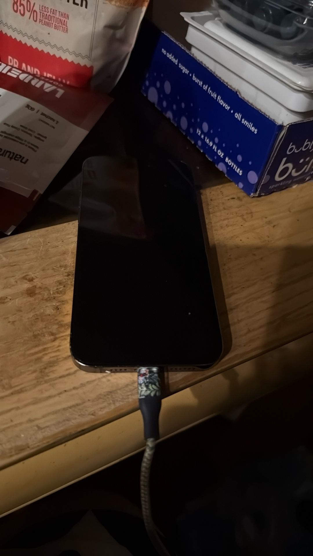 NEED TO SELL ASAP NEW IPHONE NO CRACKS WORKS $1100