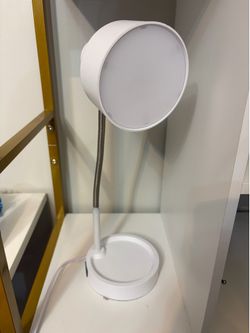 Desk lamp