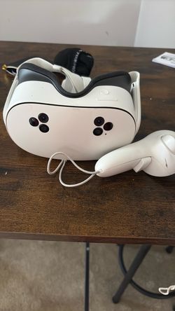 Meta Quest 3 VR Headset with Controller