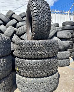 315/70/17 Bfgoodich Ko2 set de Tires en buenas condiciones de vida las 4