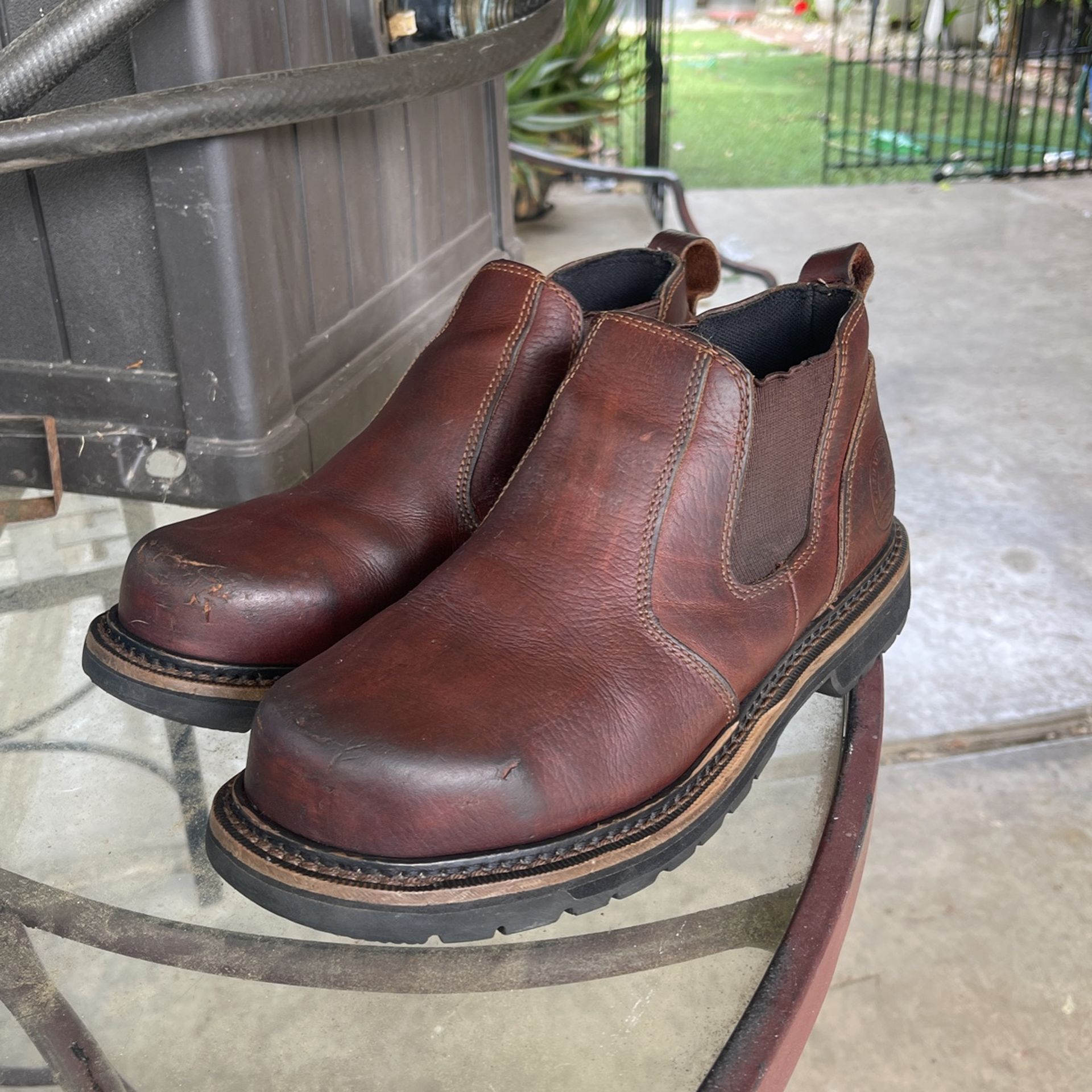 Red wing Irish setter boots 9.5 D safety toe