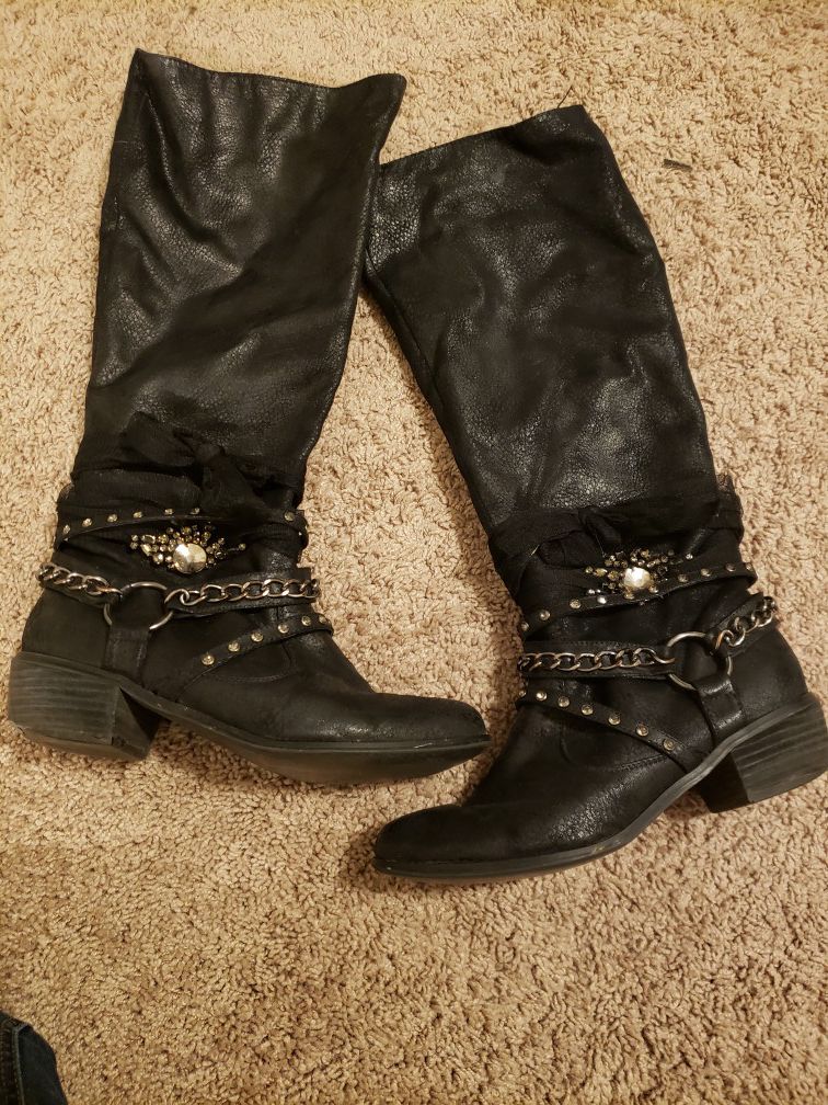 Womens black boots