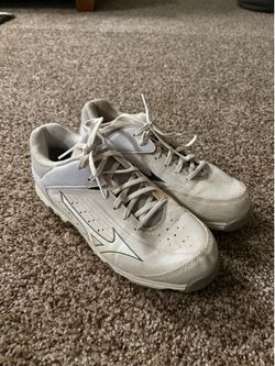 women’s softball cleats