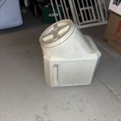 Pet food storage