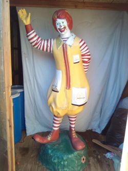Vintage McDonald's Ronald McDonald statue