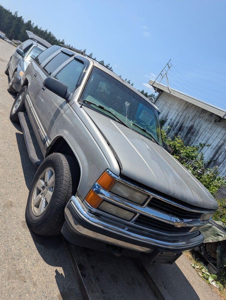 Parting Out 1999 Chevy Tahoe Parts