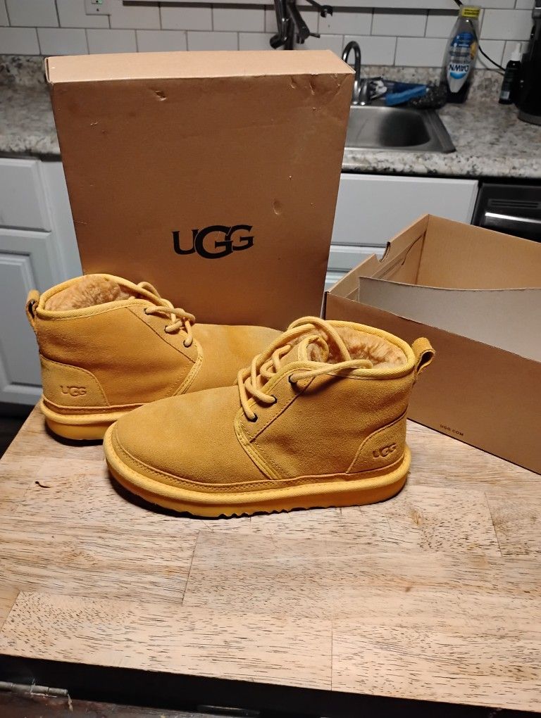 UGG Shoes Size 5