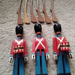 Kay Bojesen Danish Royal grenadier guards Soldiers Wood with accessories