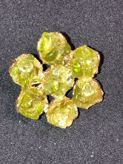 Peridot pin