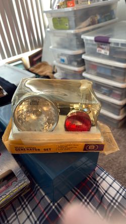 Vintage  BICYCLE DELUXE 6-VOLT GENERATOR SET " NEW " HEADLAMP & TAIL