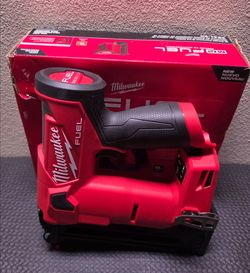Milwaukee brad nailer