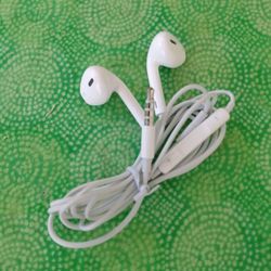 APPLE EARBUDS HEADPHONES 