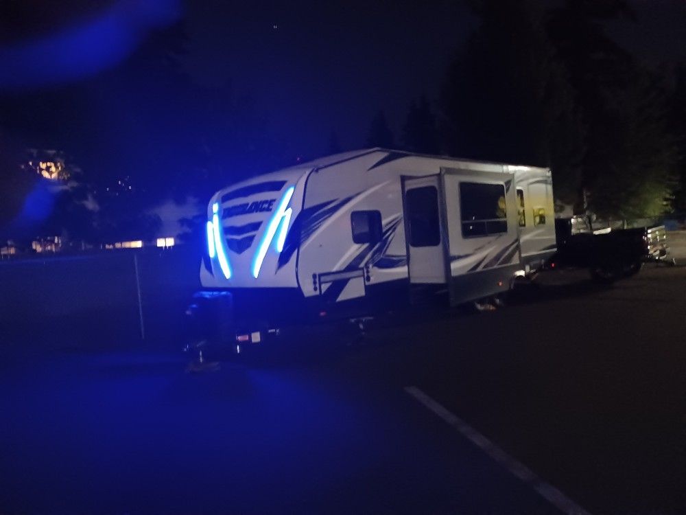 2018 Dutchman Enderance 37 ' Toyhauler