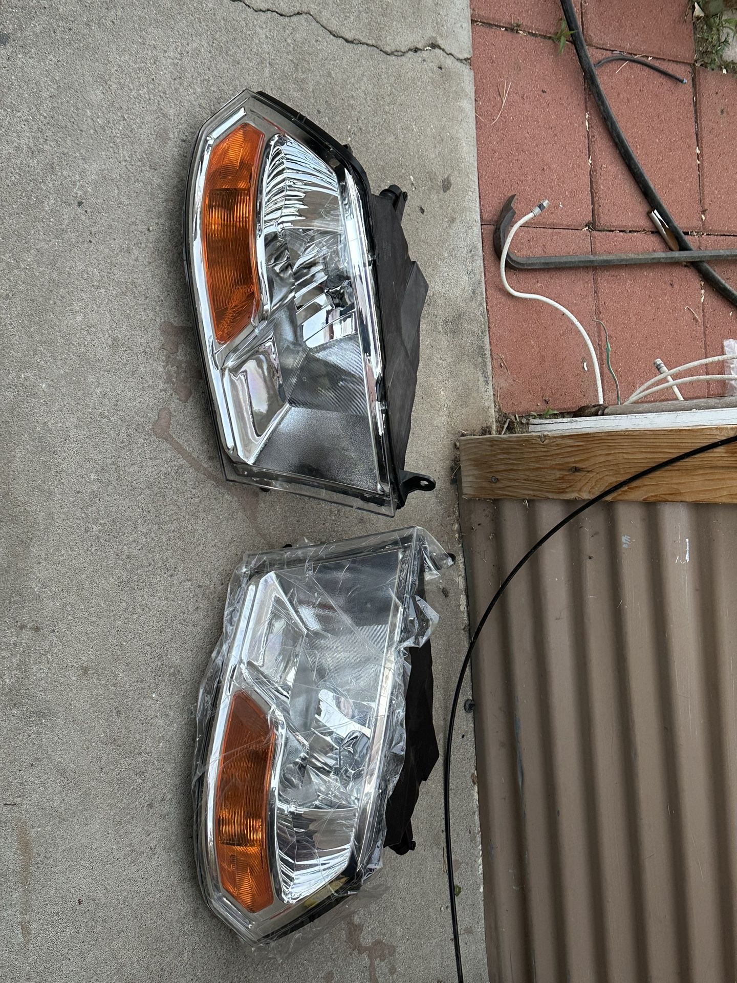 Ram 1500 Headlights