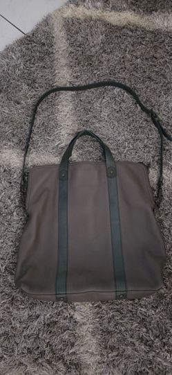 R O.  Tote bag