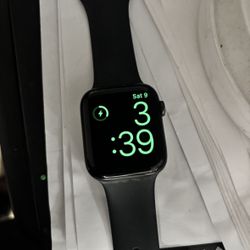 SEND OFFER Series 5 44MM Apple watch 
