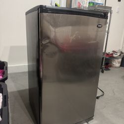 Mini-Fridge