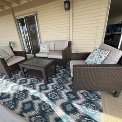 4 Piece Patio Set With Rug