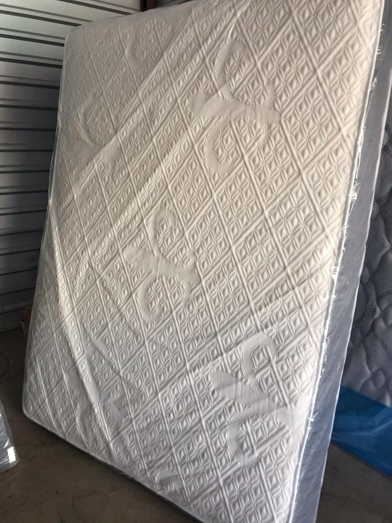 TWIN FULL QUEEN KING MATTRESS ⭐ ☎561*802*8654* CALL US All Brand New. WE HAVE ALL SIZE ..⭐TWIN ⭐ FULL ⭐ ⭐ QUEEN⭐ KING ⭐ We deliver everywhere