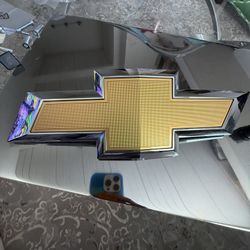 GM 2019 2020 2021 2022 Chevrolet Silverado Bowtie Front Emblem OEM (contact info removed)5  (contact info removed)0 NEWA