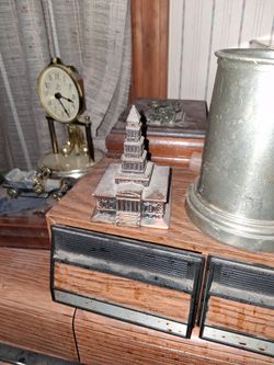 Metal Miniature Building Figurine Souvenir