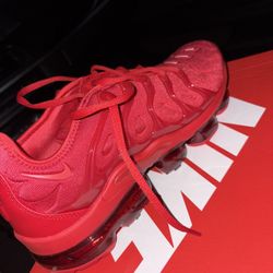 BRAND NEW VAPORMAX PLUS